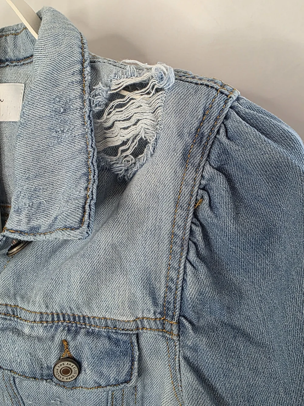 KanCan Los Angeles Distressed Puff Sleeve Denim Jacket Light Wash Medium